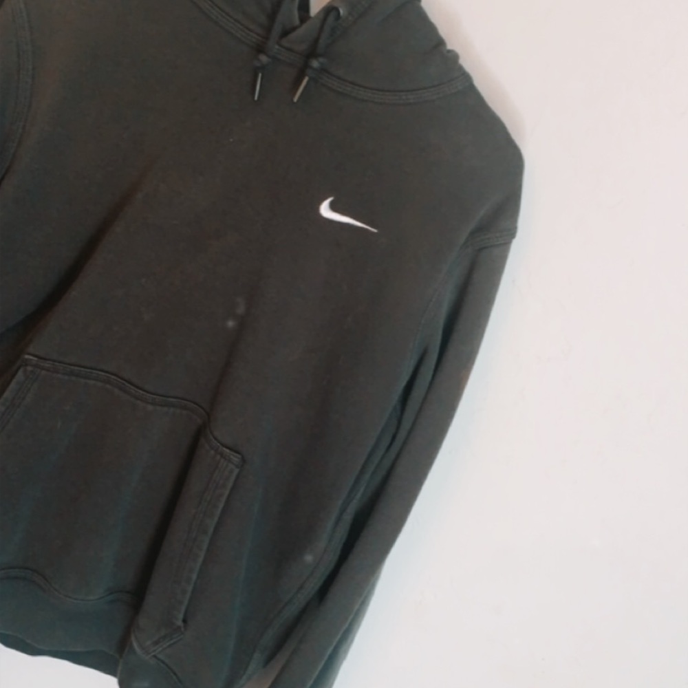 Black Nike sweatshirt